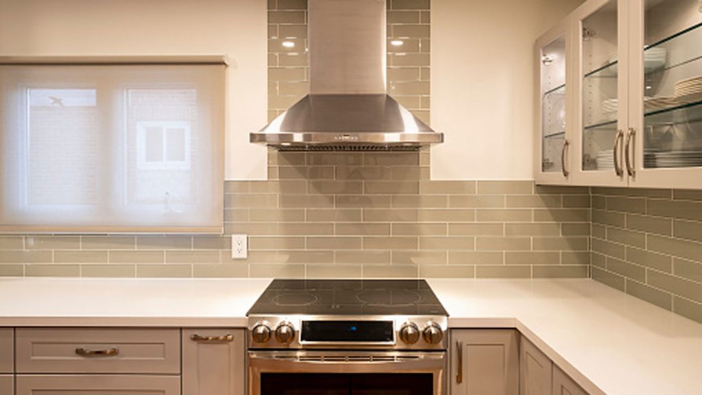 Best-Uses-of-Stainless-Range-Hood-for-Under-Cabinet-on-lifehack