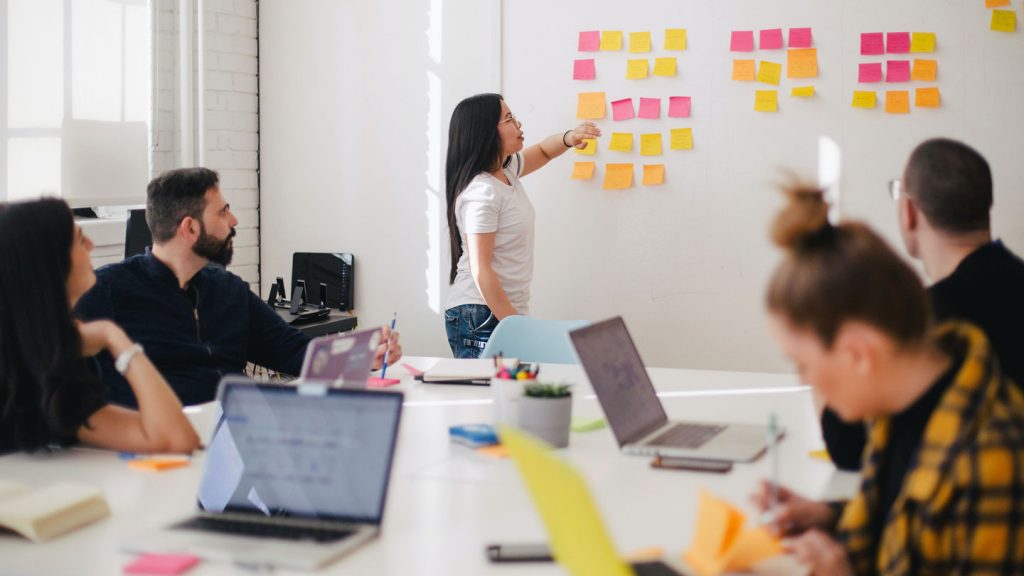 People-You-Must-Talk-With-While-Starting-a-Business-on-lifehack